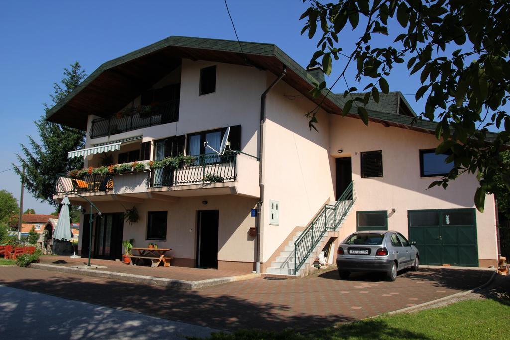 Apartments Strmac Slunj Exterior foto